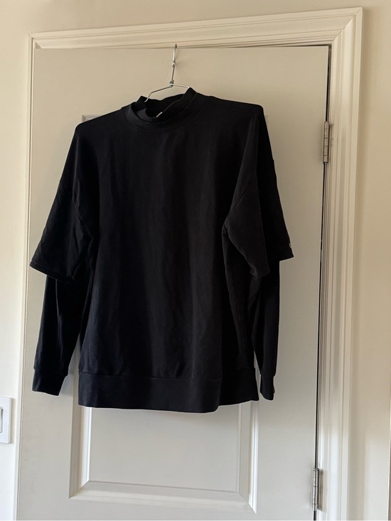 ALO Yoga Tops - Alo Yoga Long sleeve Shirt